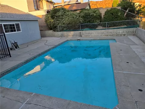 20616 Steve Jon St, Saugus, CA 91350 photo 3
