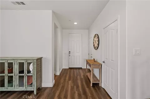 Entry Way - 22604 Dragonfly Ct, Saugus, CA 91350 photo 1 of 4