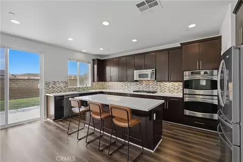 Kitchen - 22604 Dragonfly Ct, Saugus, CA 91350 photo 1 of 1