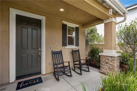 Exterior - 22604 Dragonfly Ct, Saugus, CA 91350 photo 2 of 7