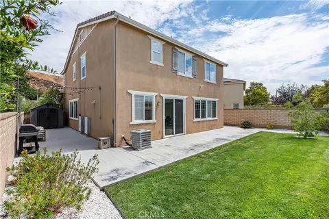 Exterior - 22604 Dragonfly Ct, Saugus, CA 91350 photo 3 of 7
