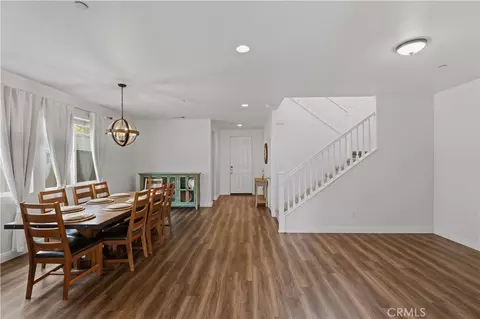 Entry Way - 22604 Dragonfly Ct, Saugus, CA 91350 photo 2 of 4