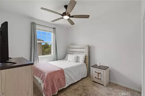 Bedroom - 22604 Dragonfly Ct, Saugus, CA 91350 photo 4 of 5