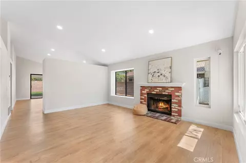 Living - 43552 Yew St, Lancaster, CA 93536 photo 1 of 8