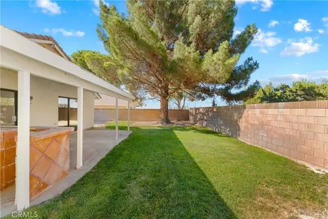 Exterior - 43552 Yew St, Lancaster, CA 93536 photo 4 of 8