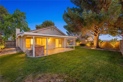 Exterior - 43552 Yew St, Lancaster, CA 93536 photo 2 of 8