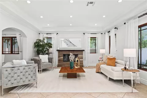 15014 Valleyheart, Sherman Oaks, CA 91403