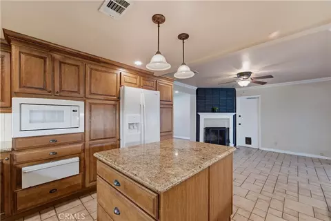 Kitchen - 537 W Whitcomb, Glendora, CA 91741 photo 4 of 7