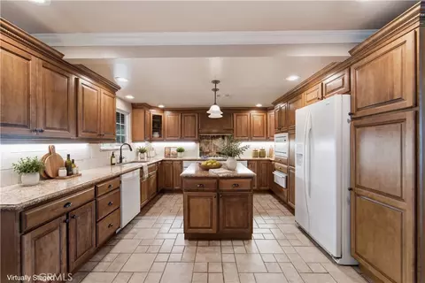 Kitchen - 537 W Whitcomb, Glendora, CA 91741 photo 1 of 7