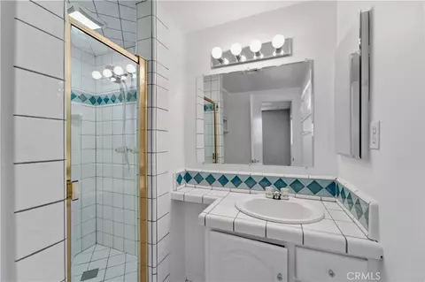 Bath - 537 W Whitcomb, Glendora, CA 91741 photo 8 of 9