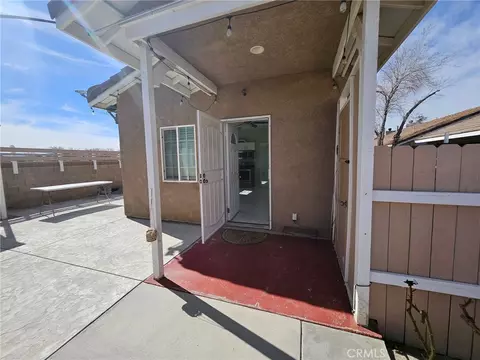Exterior - 722 E Avnue J6, Lancaster, CA 93535 photo 3 of 5