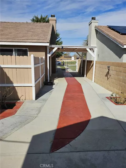 Exterior - 722 E Avnue J6, Lancaster, CA 93535 photo 4 of 5