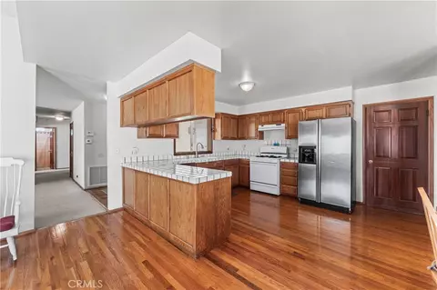 Kitchen - 33535 170th E, Llano, CA 93544 photo 2 of 5