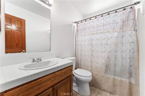 Bath - 33535 170th E, Llano, CA 93544 photo 2 of 3