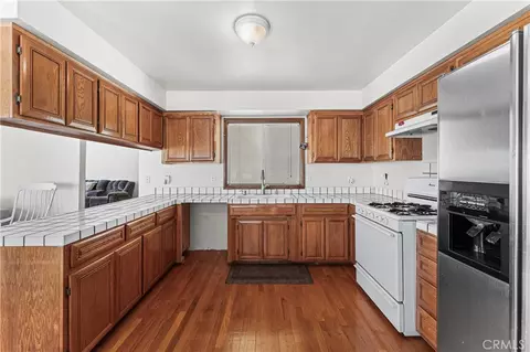 Kitchen - 33535 170th E, Llano, CA 93544 photo 1 of 5