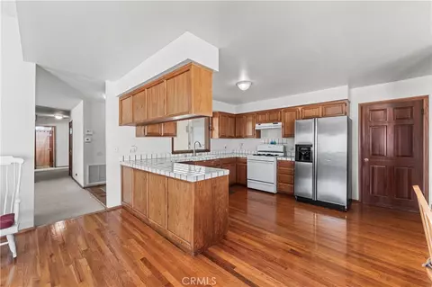 Kitchen - 33535 170th E, Llano, CA 93544 photo 2 of 5
