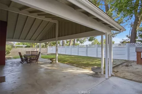 Exterior - 22220 Barbacoa Dr, Saugus, CA 91350 photo 2 of 6