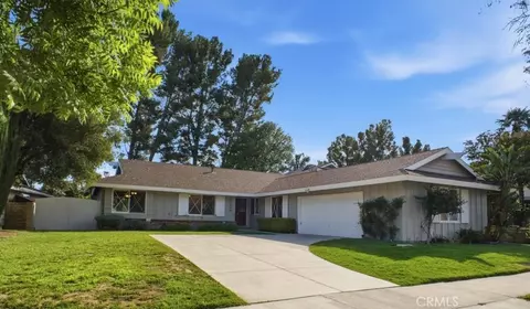 Exterior - 22220 Barbacoa Dr, Saugus, CA 91350 photo 1 of 6
