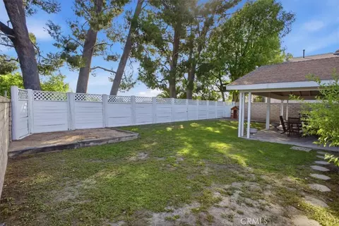 Exterior - 22220 Barbacoa Dr, Saugus, CA 91350 photo 3 of 6