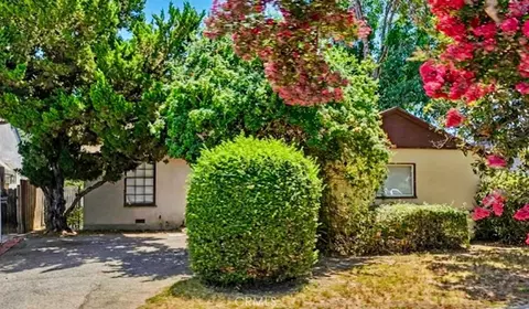 16636 Gilmore St, Van Nuys, CA 91406