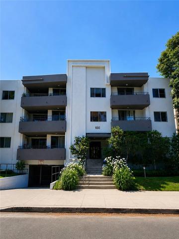 16012 Moorpark, Encino, CA 91436
