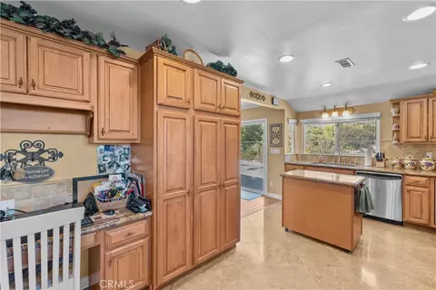 Kitchen - 9408 True Knoll Dr, Tujunga, CA 91042 photo 2 of 4