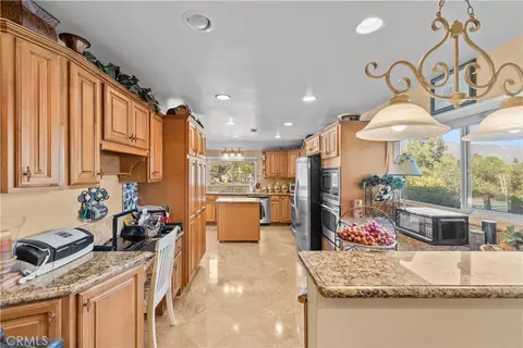 Kitchen - 9408 True Knoll Dr, Tujunga, CA 91042 photo 3 of 4