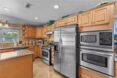 Kitchen - 9408 True Knoll Dr, Tujunga, CA 91042 photo 4 of 4