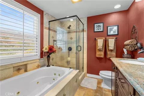 Bath - 9408 True Knoll Dr, Tujunga, CA 91042 photo 3 of 3