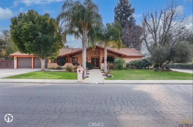 7611 De Colores Ct, Bakersfield, CA 93309