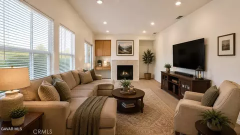 Living - 43737 Raysack, Lancaster, CA 93535 photo 2 of 3