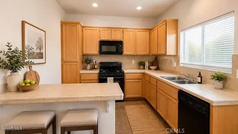 Kitchen - 43737 Raysack, Lancaster, CA 93535 photo 1 of 1