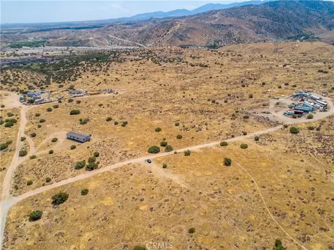 0 Vic E V4, Palmdale, CA 93550 photo 4