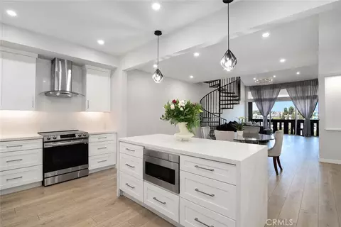 5216 Yarmouth Ave #307, Encino, CA 91316