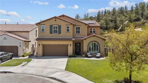 Exterior - 28200 Nield Ct, Saugus, CA 91350 photo 8 of 9