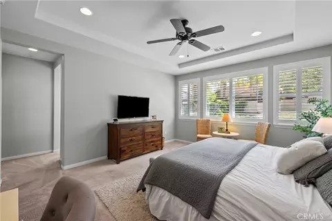 Bedroom - 28200 Nield Ct, Saugus, CA 91350 photo 4 of 11