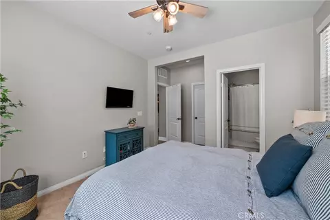 Bedroom - 28200 Nield Ct, Saugus, CA 91350 photo 2 of 11