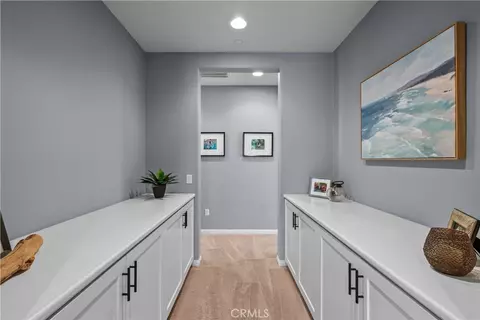 Entry Way - 28200 Nield Ct, Saugus, CA 91350 photo 3 of 5