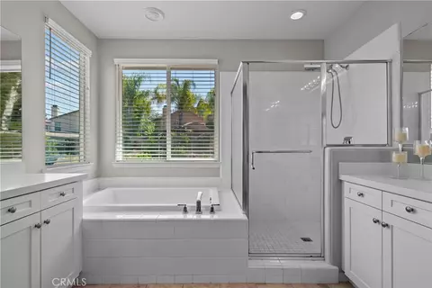 Bath - 28200 Nield Ct, Saugus, CA 91350 photo 3 of 5