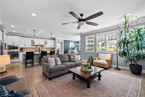 Living - 28200 Nield Ct, Saugus, CA 91350 photo 1 of 1