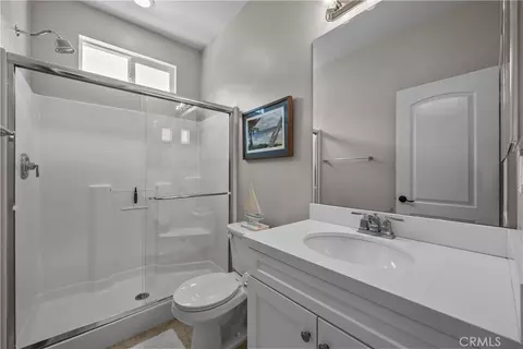 Bath - 28200 Nield Ct, Saugus, CA 91350 photo 5 of 5