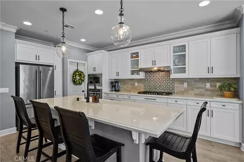 Kitchen - 28200 Nield Ct, Saugus, CA 91350 photo 3 of 5