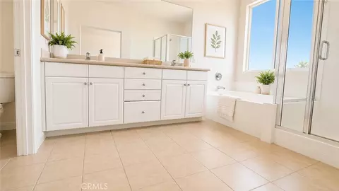 Entry Way - 2324 E Newgrove, Lancaster, CA 93535 photo 3 of 3
