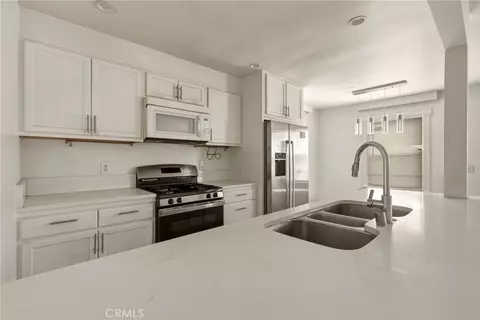 Kitchen - 38587 E 9th St, Palmdale, CA 93550 photo 1 of 1