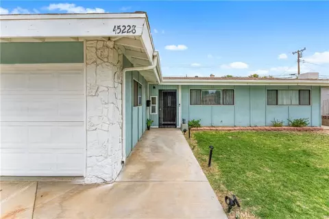 Exterior - 45228 Lorimer Ave, Lancaster, CA 93534 photo 3 of 9