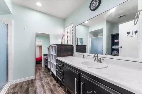 Bath - 45228 Lorimer Ave, Lancaster, CA 93534 photo 2 of 3
