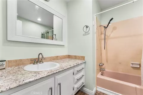 Bath - 45228 Lorimer Ave, Lancaster, CA 93534 photo 1 of 3