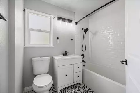 Bath - 38808 Juniper Tree Rd, Palmdale, CA 93551 photo 1 of 1