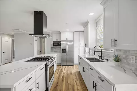 Kitchen - 38808 Juniper Tree Rd, Palmdale, CA 93551 photo 2 of 2