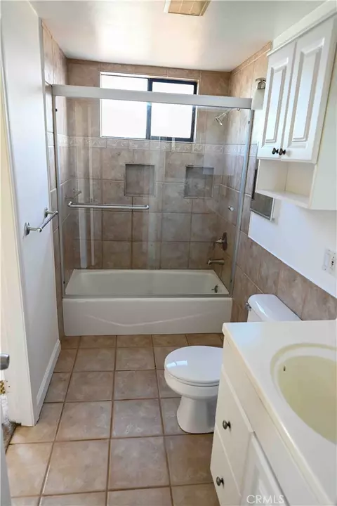 Bath - 1677 Arcane, Simi Valley, CA 93065 photo 1 of 4
